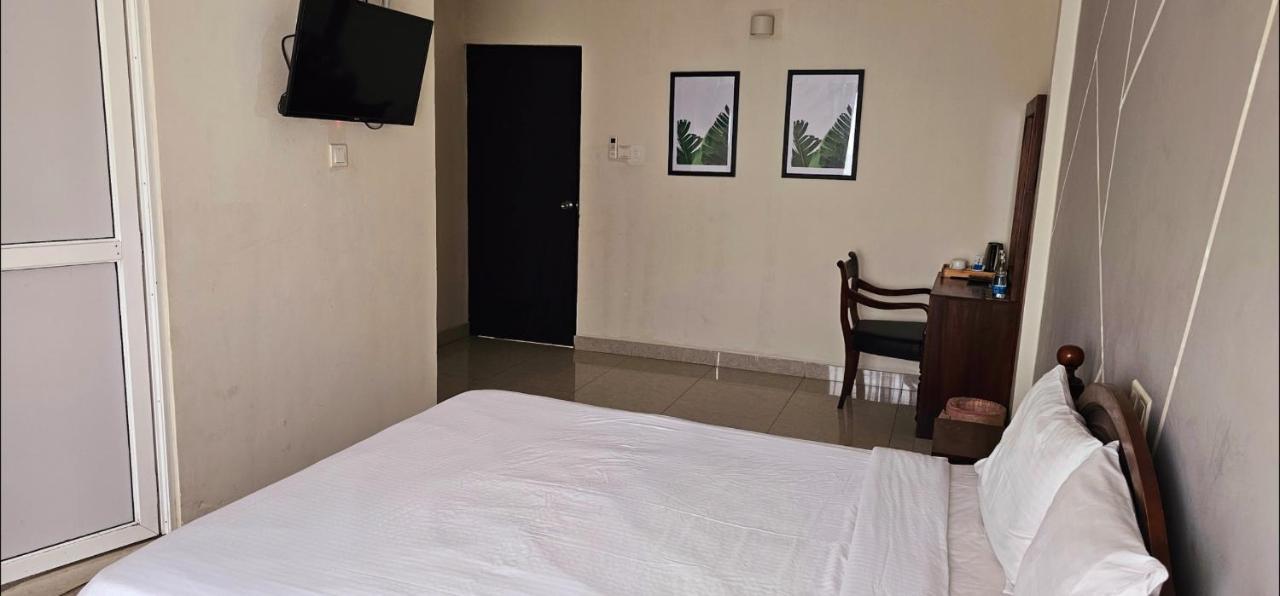 The Lion Pub & Hotel Dehiwala-Mount Lavinia Buitenkant foto