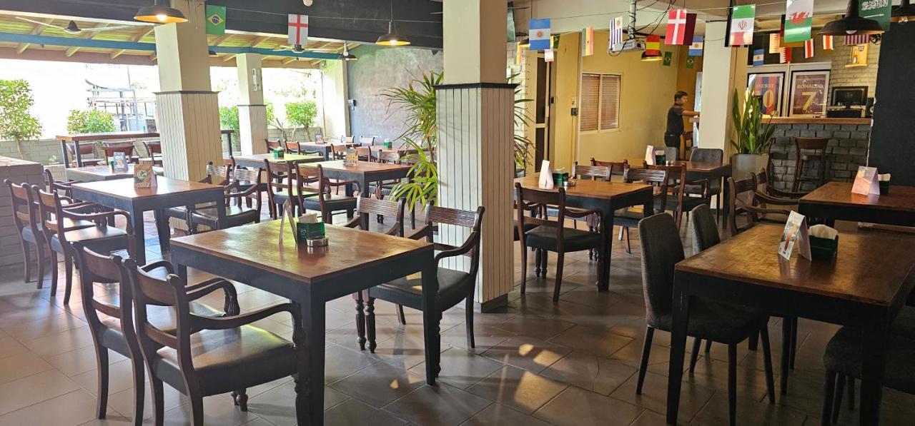 The Lion Pub & Hotel Dehiwala-Mount Lavinia Buitenkant foto